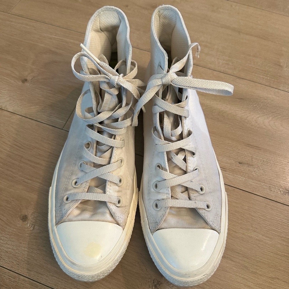 Men’s size 11 converse